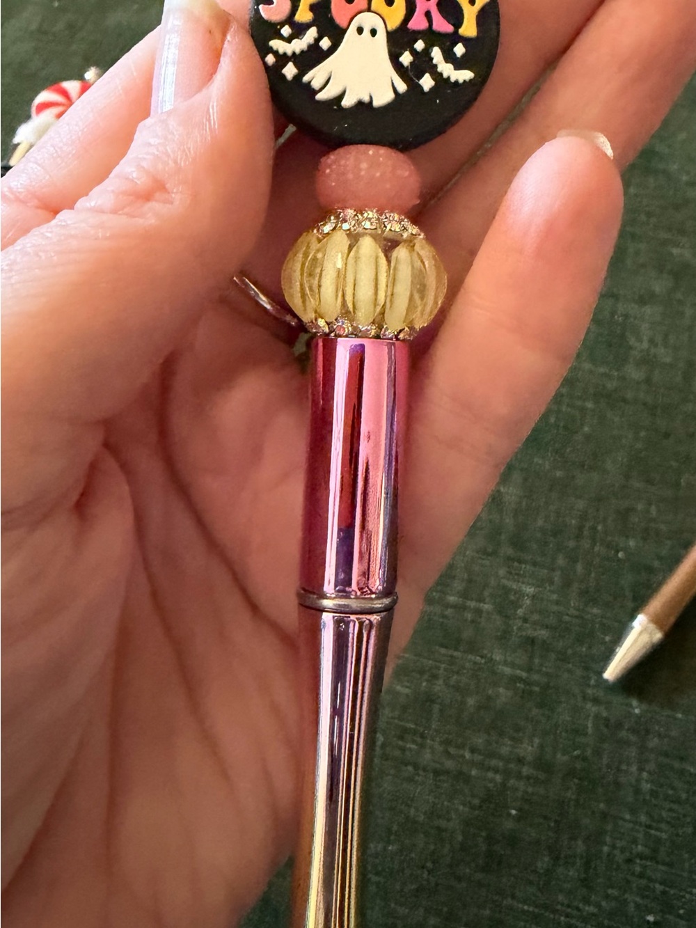 Handmade holiday pens with charms and beads, perfect gift - Picture 9 of 10